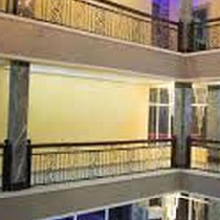 Room In Lodge - Hampton Towers Spa Asaba Bagian luar foto